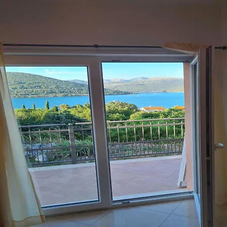 公寓 Superior One Bedroom Apartment With Balcony And Sea View Uti